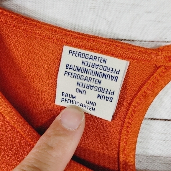BAUM UND PFERDGARTEN RUST ORANGE MIDI DRESS, w RUFFLE DETAIL SZ SMALL - Picture 6 of 14